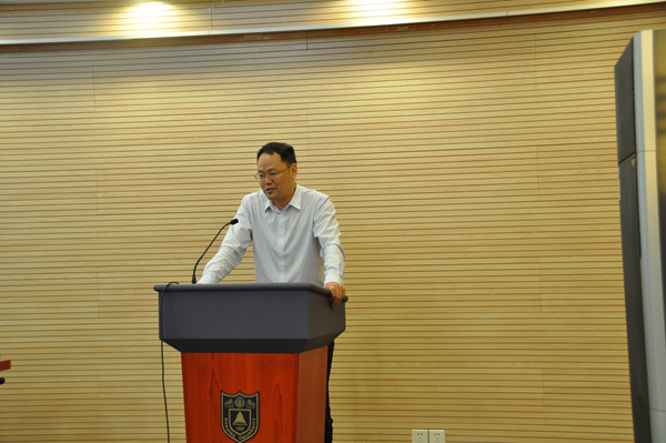 2.彭岳教授在做点评.jpg 2.彭岳教授在做点评.jpg